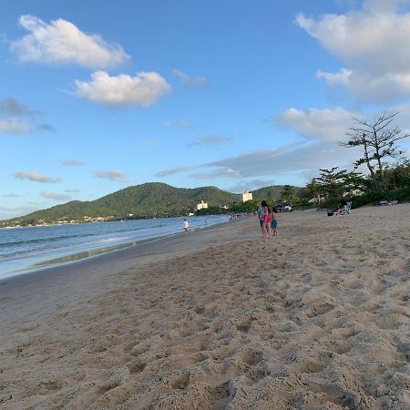 Apto E Suites Praia Do Itapocoroi เปงญา ภายนอก รูปภาพ