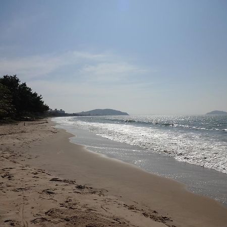 Apto E Suites Praia Do Itapocoroi เปงญา ภายนอก รูปภาพ